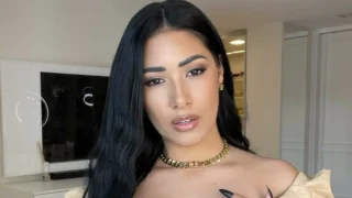 Simaria Posa com Body Nude e Movimenta Redes Sociais com Reações de Fãs
